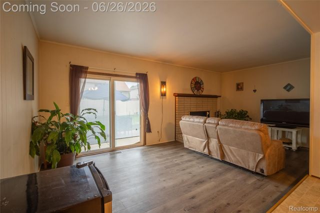 27131 Evelyn Avenue, Brownstown Charter Township, MI 48183