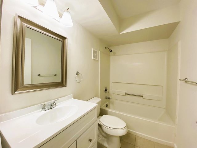 815 W Boynton Beach Boulevard 7-102, Boynton Beach, FL 33426