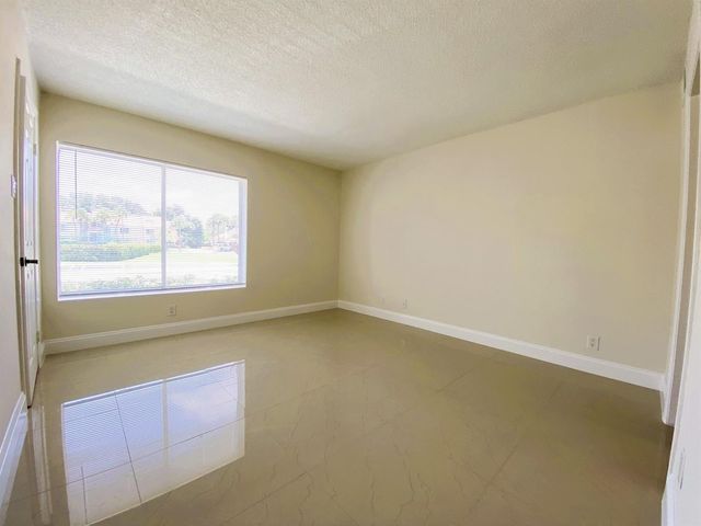815 W Boynton Beach Boulevard 7-102, Boynton Beach, FL 33426