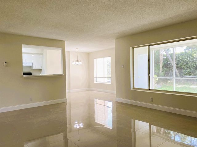 815 W Boynton Beach Boulevard 7-102, Boynton Beach, FL 33426