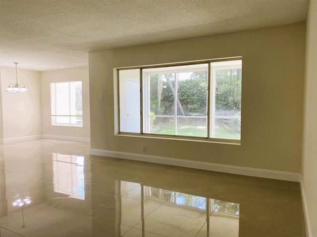 815 W Boynton Beach Boulevard 7-102, Boynton Beach, FL 33426