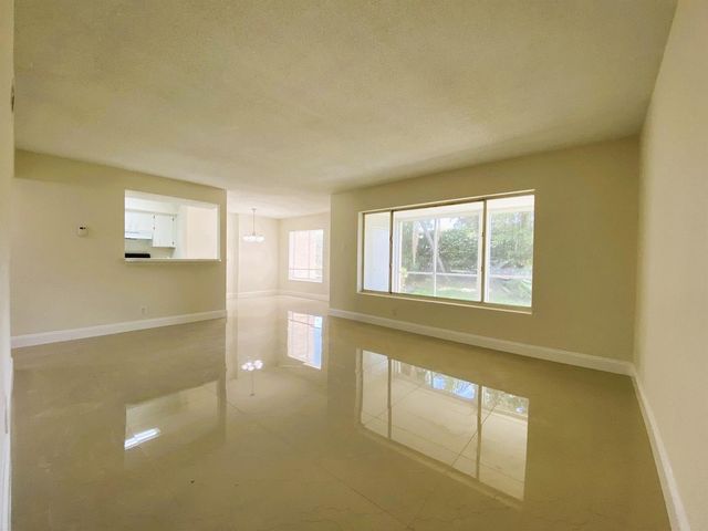 815 W Boynton Beach Boulevard 7-102, Boynton Beach, FL 33426