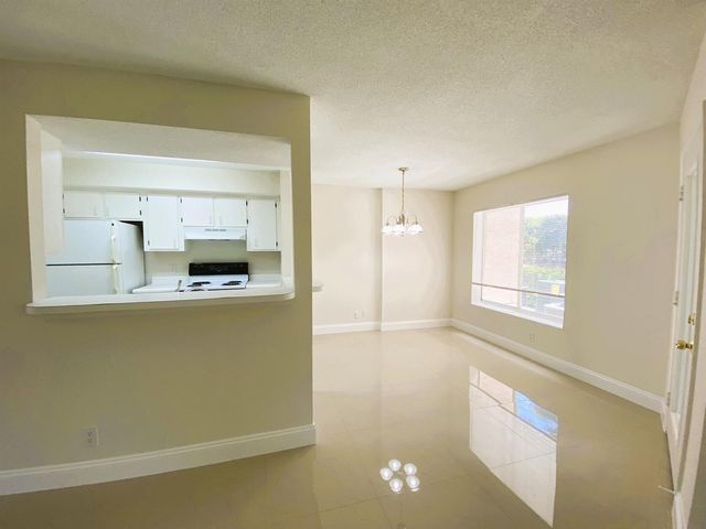 815 W Boynton Beach Boulevard 7-102, Boynton Beach, FL 33426