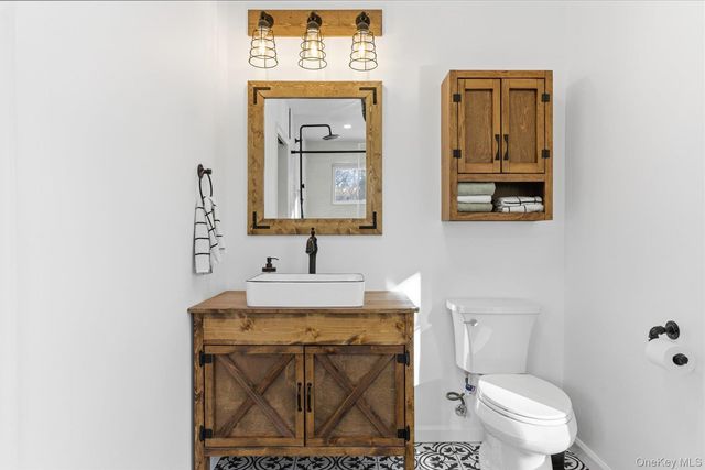 1 Northumberland Drive, Shoreham, NY 11786