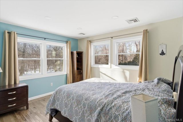 1 Northumberland Drive, Shoreham, NY 11786