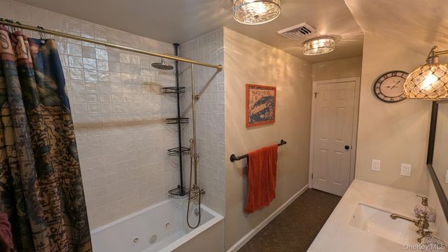 1 Northumberland Drive, Shoreham, NY 11786