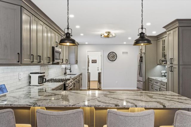 1 Northumberland Drive, Shoreham, NY 11786