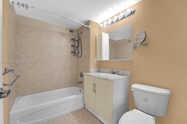 275 NE 18th St 808, Miami, FL 33132