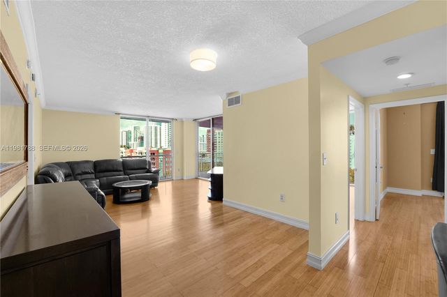 275 NE 18th St 808, Miami, FL 33132