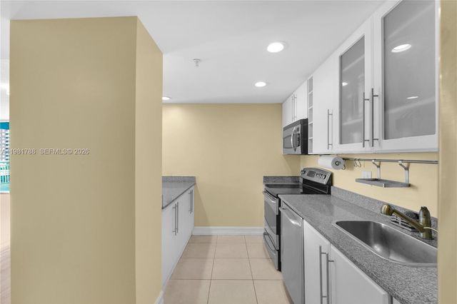 275 NE 18th St 808, Miami, FL 33132