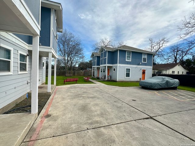 414 Cupples Rd, San Antonio, TX 78237
