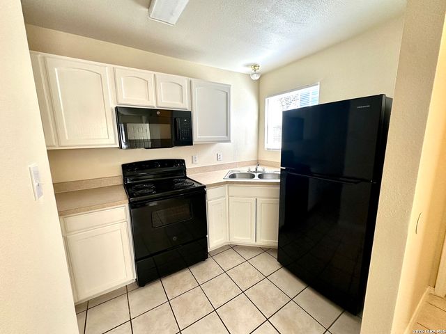 414 Cupples Rd, San Antonio, TX 78237
