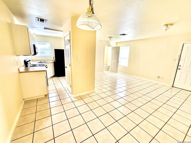 414 Cupples Rd, San Antonio, TX 78237