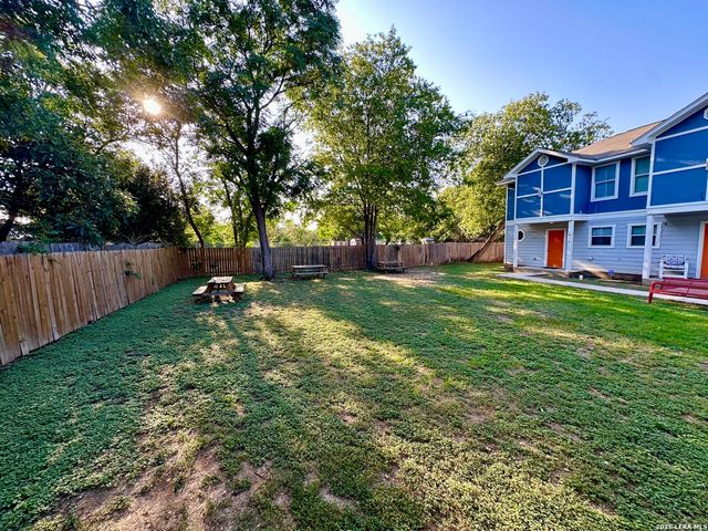 414 Cupples Rd, San Antonio, TX 78237