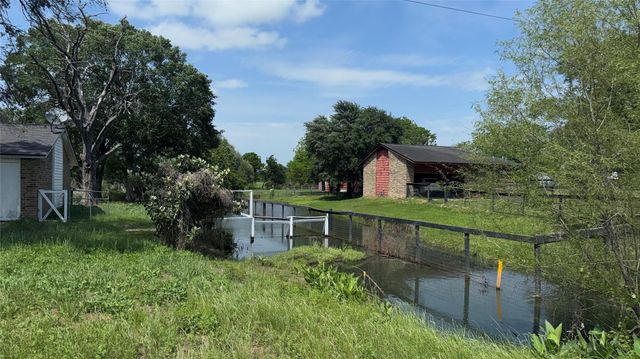 35206 Cattle Creek Road, Pine Island, TX 77445