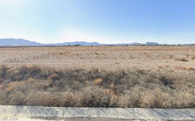682 Ishani Ridge Court, Pahrump, NV 89048