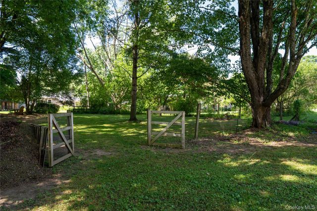 46 Schoonmaker Lane, Stone Ridge, NY 12484