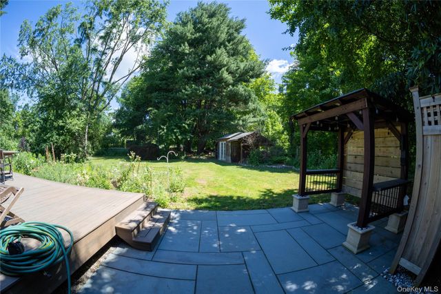 46 Schoonmaker Lane, Stone Ridge, NY 12484