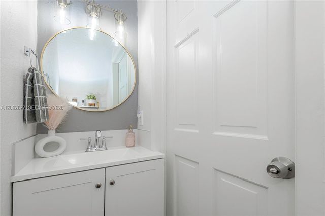 12025 SW 18th St 11-47, Miami, FL 33175