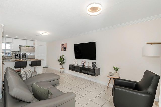 12025 SW 18th St 11-47, Miami, FL 33175