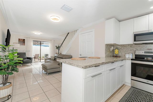 12025 SW 18th St 11-47, Miami, FL 33175