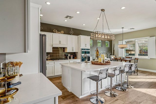 27927 N 92ND Drive, Peoria, AZ 85383