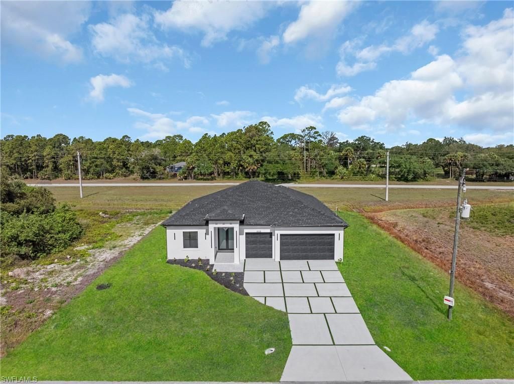 8005 Sunrise CIR, LABELLE, FL 33935 — exterior