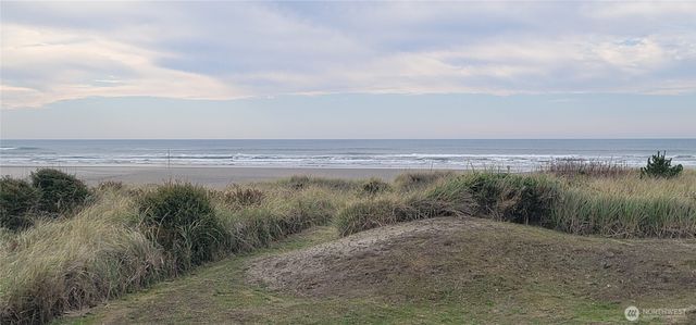 32805 G Street, Ocean Park, WA 98640