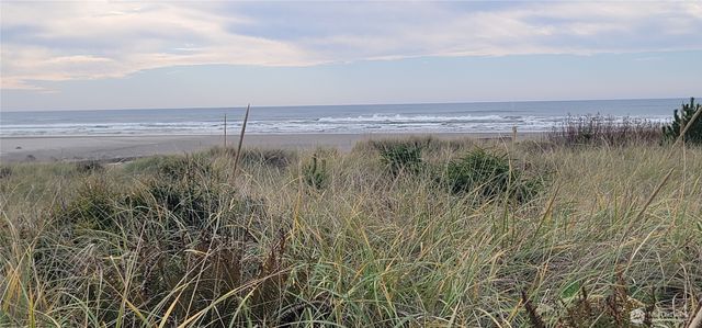 32805 G Street, Ocean Park, WA 98640