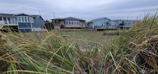 32805 G Street, Ocean Park, WA 98640