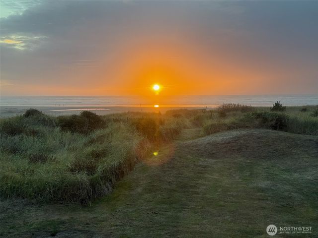 32805 G Street, Ocean Park, WA 98640