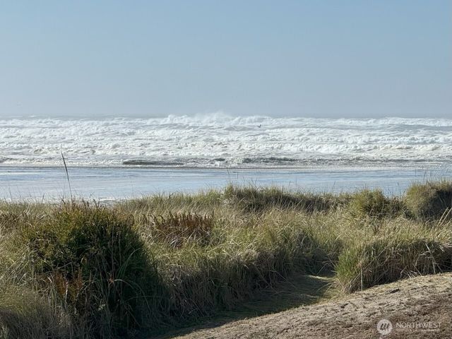 32805 G Street, Ocean Park, WA 98640