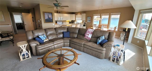 32805 G Street, Ocean Park, WA 98640