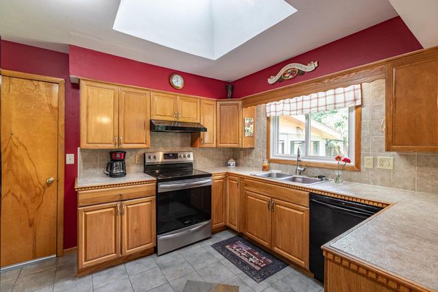 1018 28th STREET S, La Crosse, WI 54601