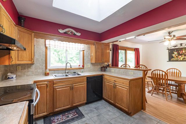 1018 28th STREET S, La Crosse, WI 54601