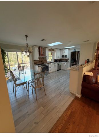 19 New Mill Road, Smithtown, NY 11787