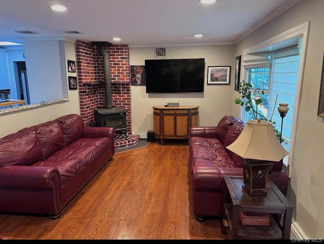 19 New Mill Road, Smithtown, NY 11787