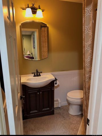 19 New Mill Road, Smithtown, NY 11787