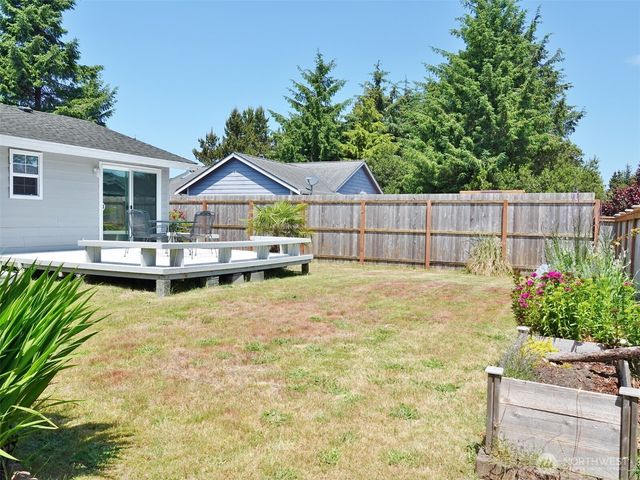 137 S Razor Clam Drive SW, Ocean Shores, WA 98569