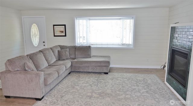 137 S Razor Clam Drive SW, Ocean Shores, WA 98569