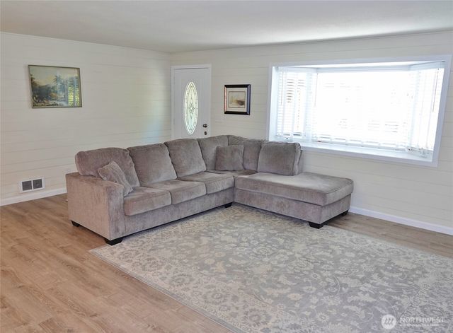 137 S Razor Clam Drive SW, Ocean Shores, WA 98569