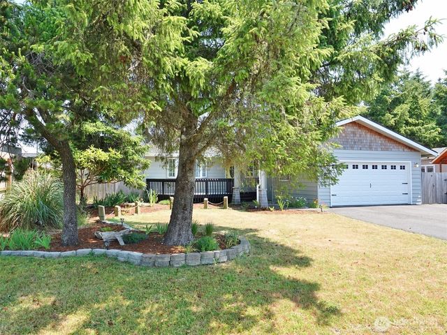 137 S Razor Clam Drive SW, Ocean Shores, WA 98569