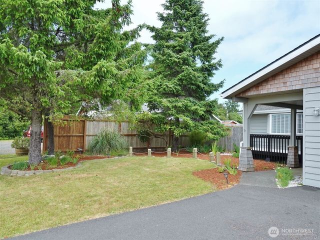 137 S Razor Clam Drive SW, Ocean Shores, WA 98569