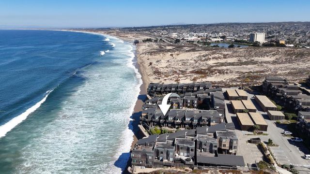 1 Surf Way 216, Monterey, CA 93940
