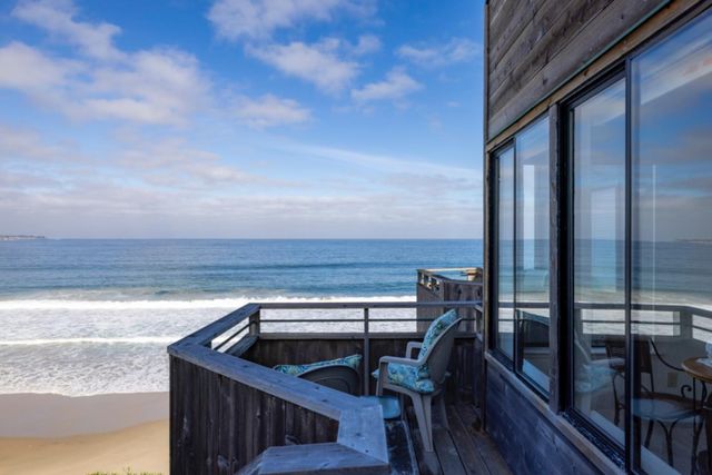 1 Surf Way 216, Monterey, CA 93940