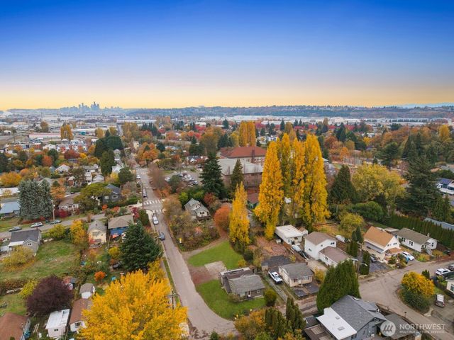 702 S Director Street, Seattle, WA 98108