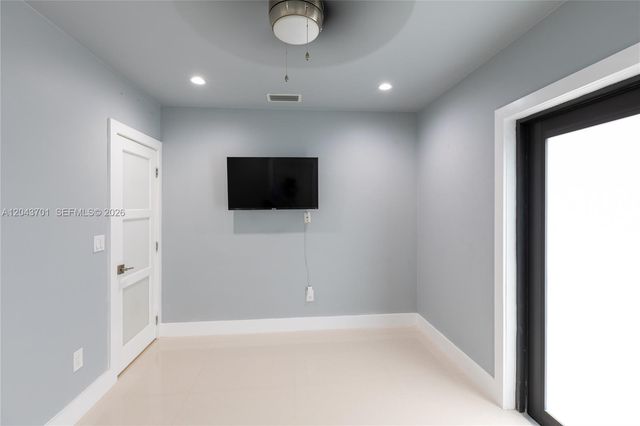 4538 SW 1st St 2, Miami, FL 33134