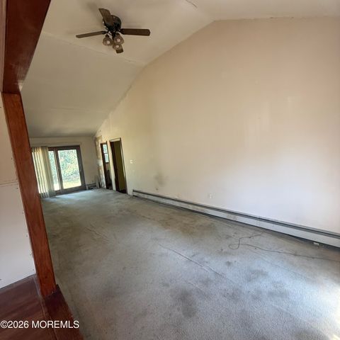574 Hopping Road, Belford, NJ 07718