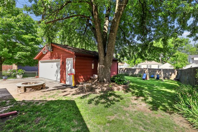 2209 34th Street, Des Moines, IA 50310