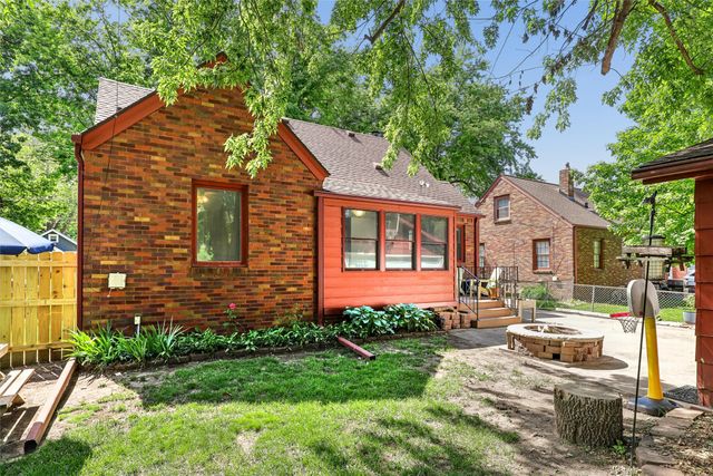 2209 34th Street, Des Moines, IA 50310